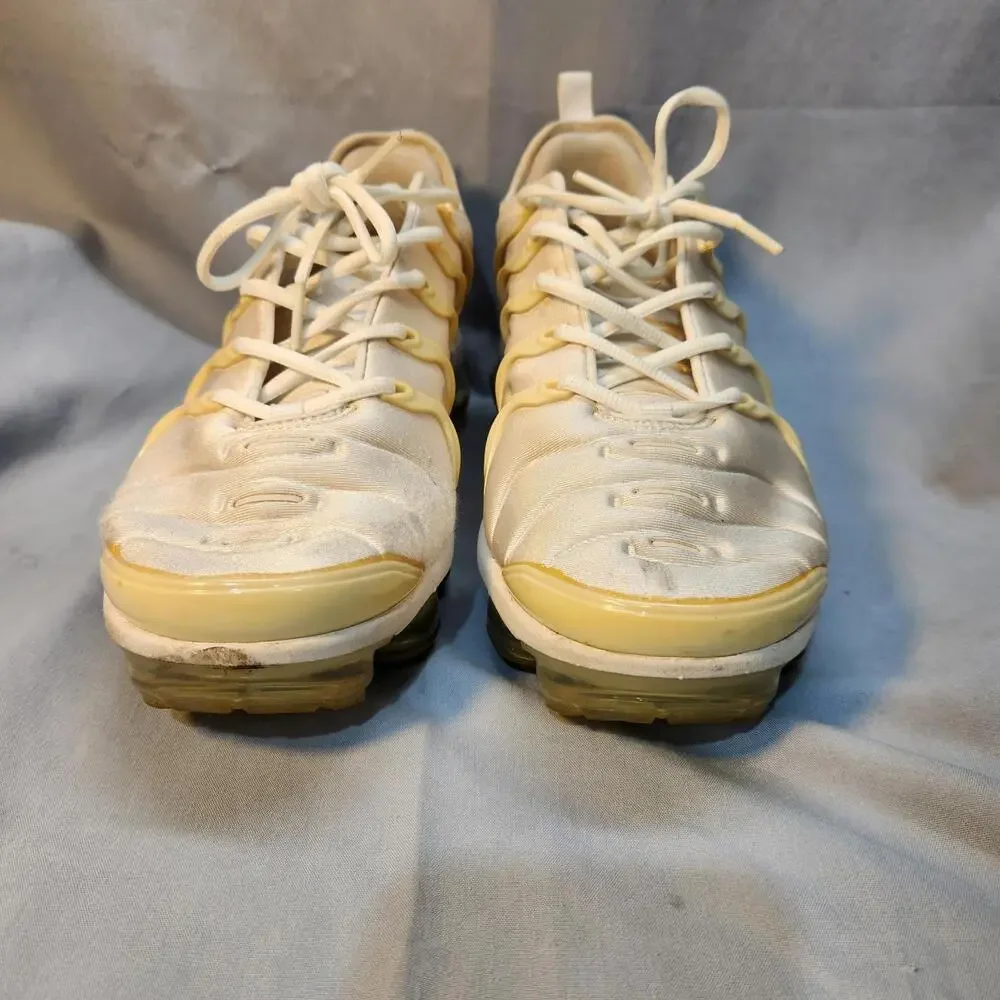 Nike durable into silhouette